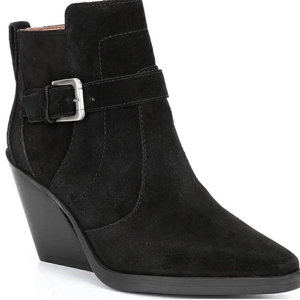 NWT ANTONIO MELANIE Black Suede Ankle  Boots Block Heel Buckle Detail